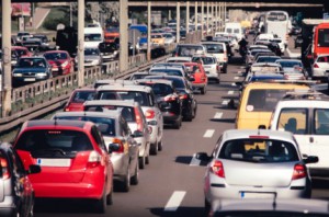 渋滞の日本記録は名神高速で発生した154kmです～渋滞解消まで24時間
